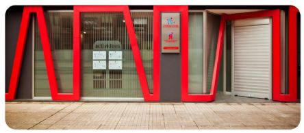 fachada del Centru de Recursos p`Asociaciones del CMPA