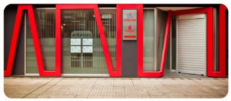 fachada del Centru de Recursos p`Asociaciones del CMPA